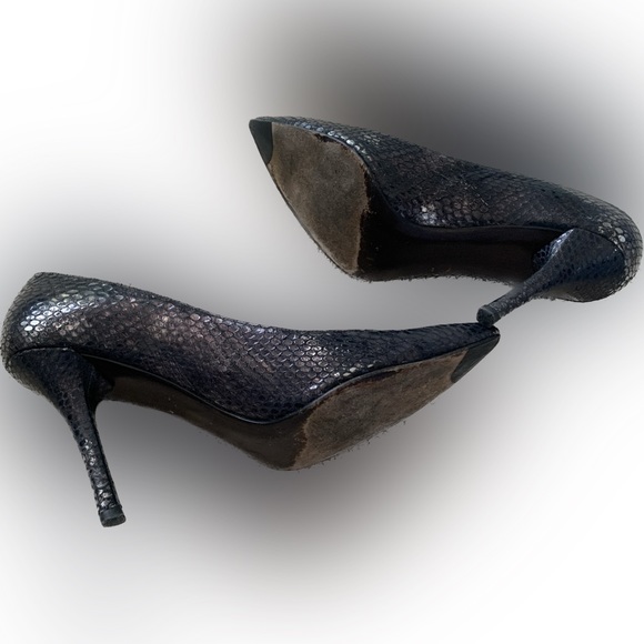 STUART WEITZMAN metallic silver gray snakeskin stiletto heels pumps Women’s 7.5 - Picture 8 of 9